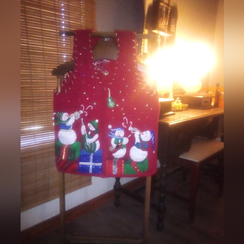 Christmas 🎄 Vest Size M